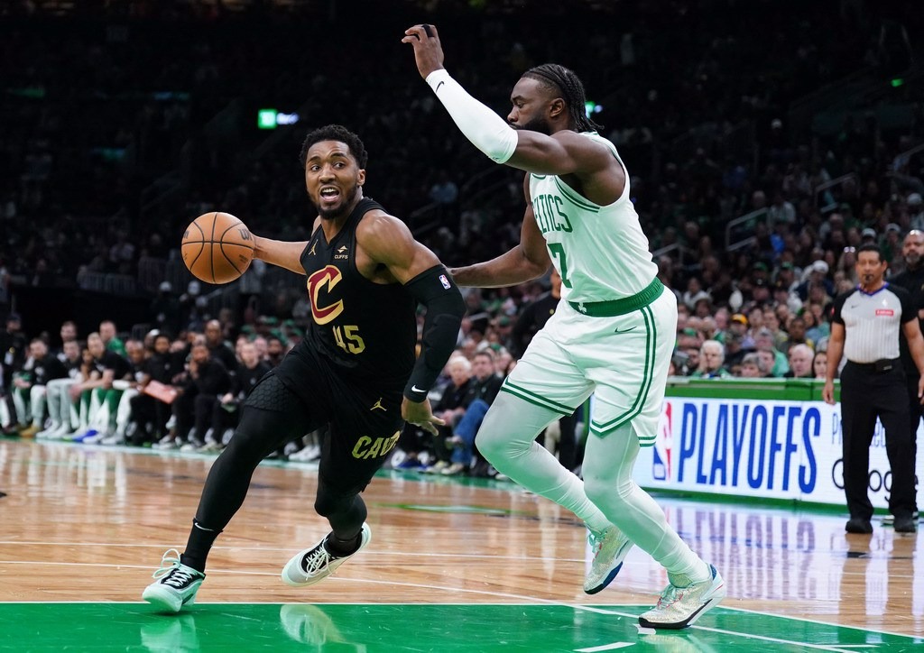 Cavaliers Crush Celtics in Game 2 Showdown